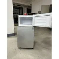 仓库背景展示小冰箱 非卖品勿拍