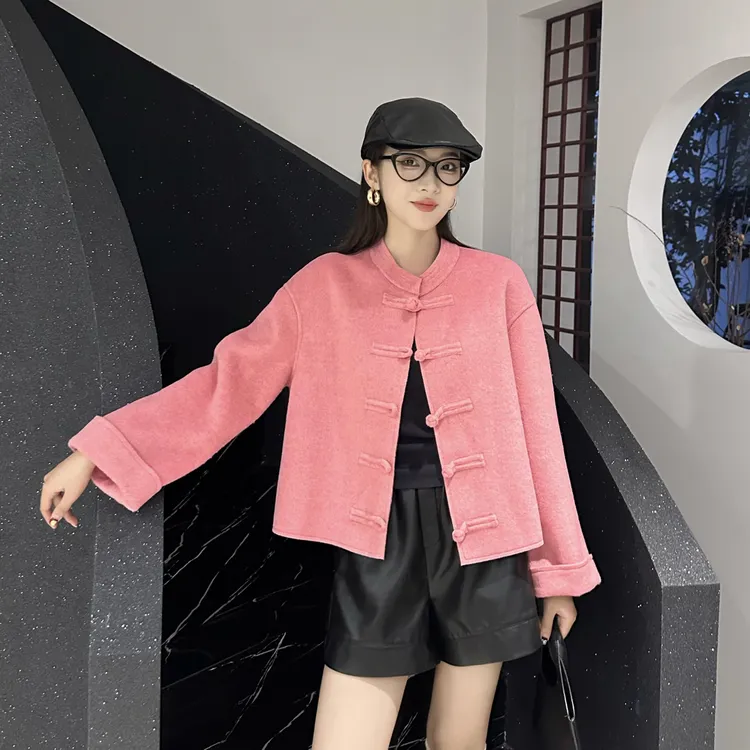 秋冬国风气质高级感短款网红复古民族风女绵羊毛外套圆领千金风