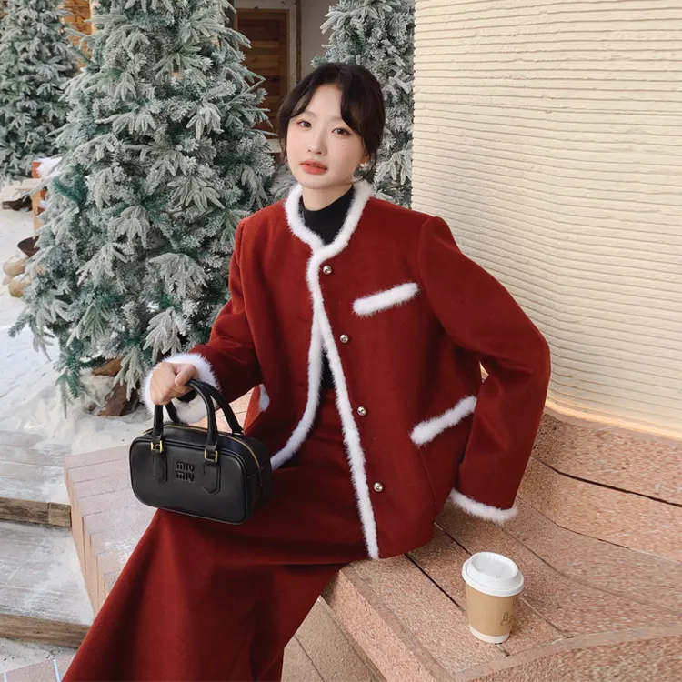 毛呢羽绒服套装2024冬季新款圣诞新年红韩剧女主穿搭半身裙两件套