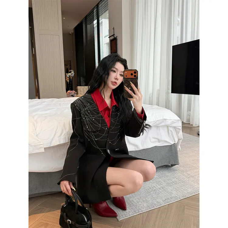 毛妮LADIESFIRST重工高级感小众设计感V领收腰显瘦西装外套L2947