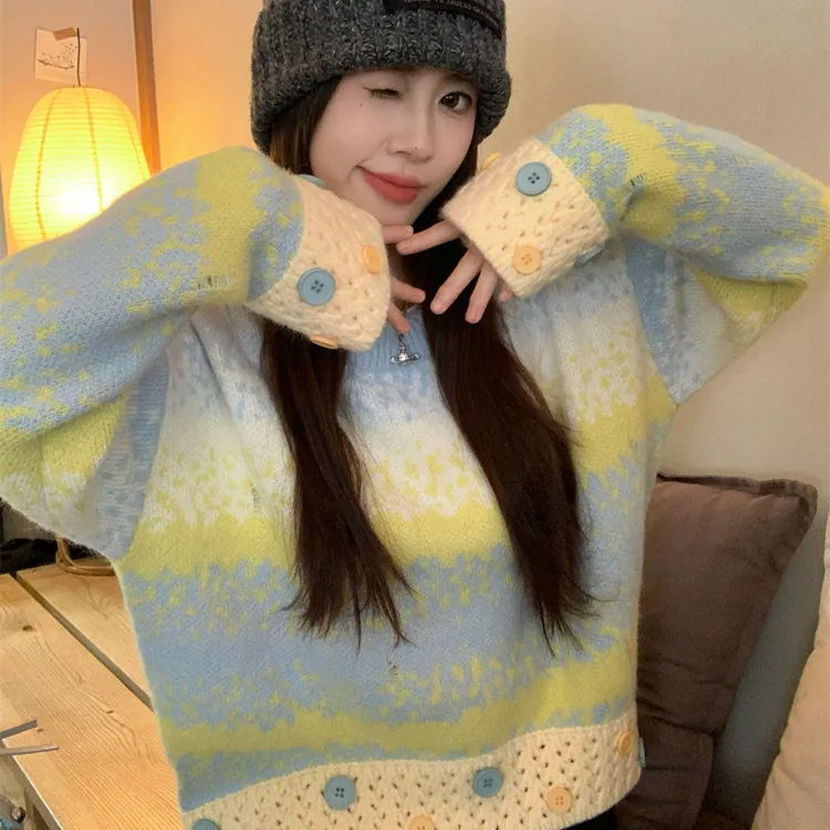 2025年春秋新款渐变色圆领套毛衣女外套小众设计感套外穿上衣