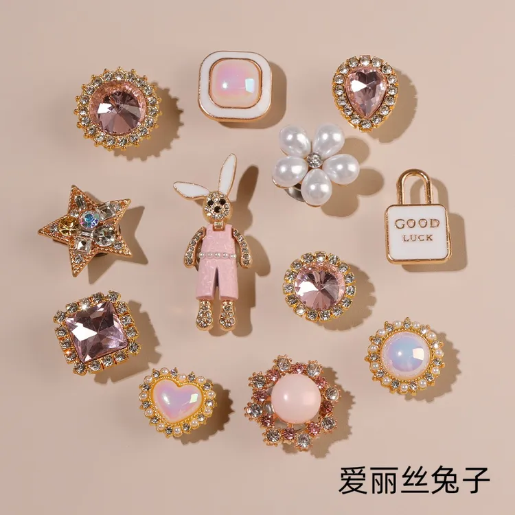 适配卡骆驰洞洞鞋鞋花配饰巴洛克风格原创电梯少女DIY高级感鞋扣
