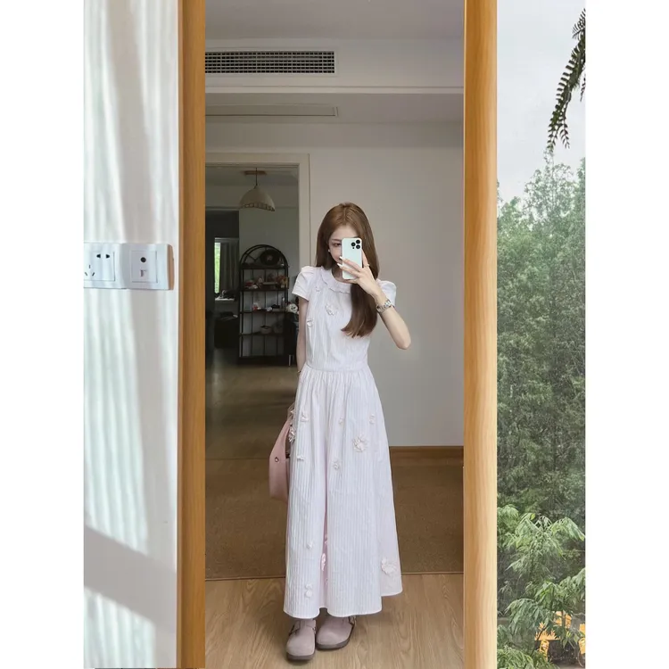 法式设计感立体花朵泡泡袖连衣裙女夏季新款甜美减龄收腰绝美长裙