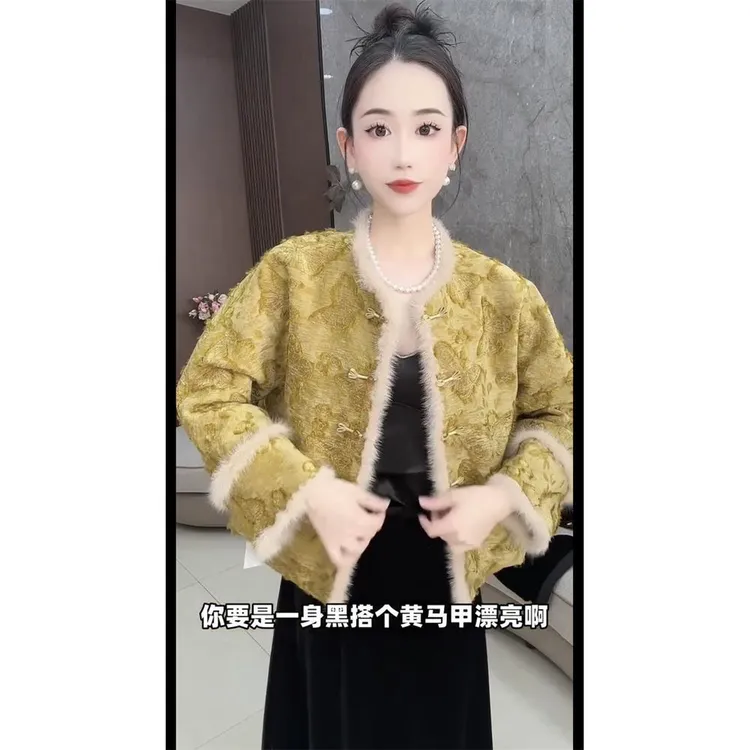 2025年秋冬网红新款新中式加外套女国风重工提花盘扣毛毛边服