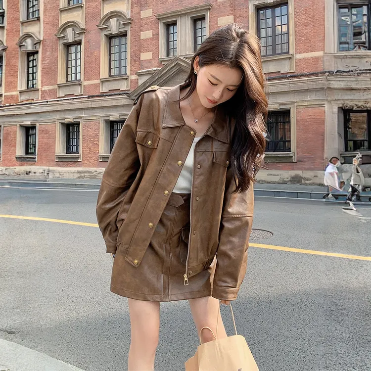 美拉德穿搭时尚套装女2025新款早秋复古咖色皮衣外套半身裙两件套