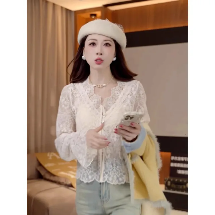 时尚钩花V领蕾丝衫女秋冬新款独特休闲宽松显瘦打底内搭小衫上衣