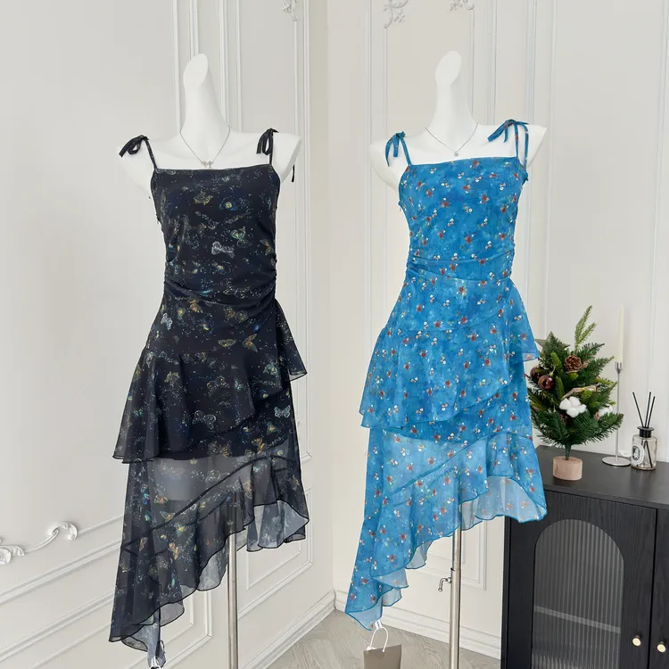 小君君布兰妮426新泰兰德少女设计感不规则碎花吊带裙甜美夏季