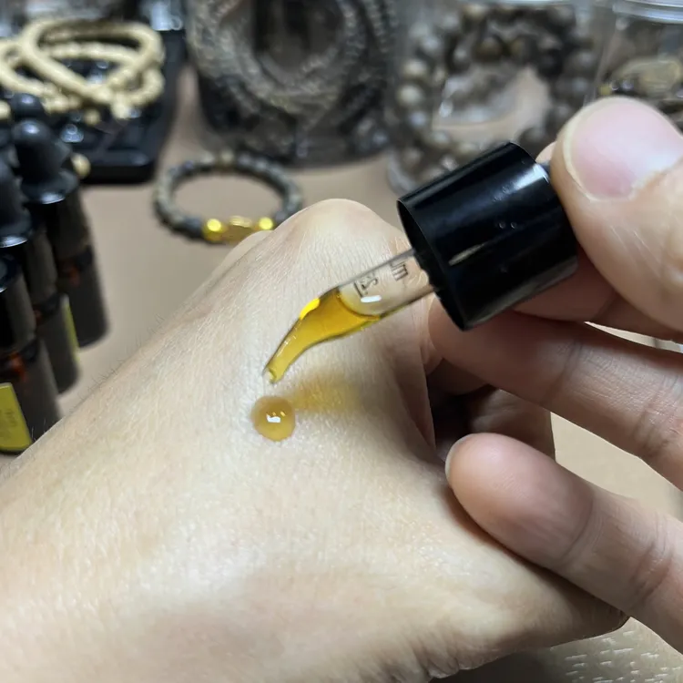 沉香棋楠纯天然精油 古法提炼 