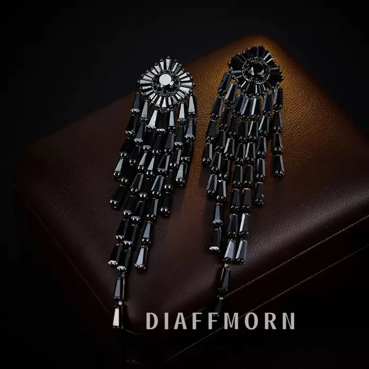 铜合金锆石耳饰 D·F·M“黑天鹅”小众轻奢重工耳环