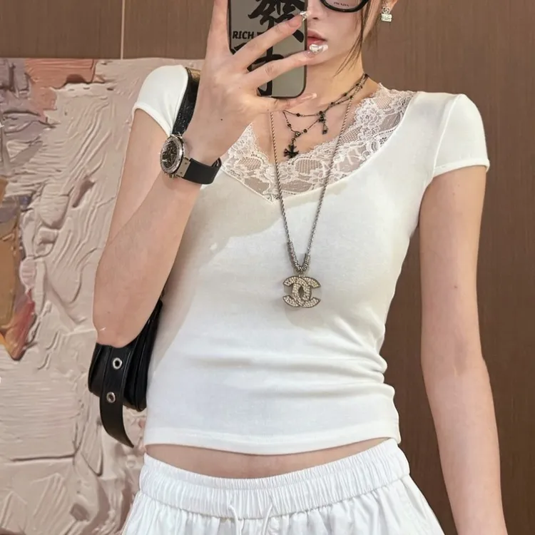 夏季新款法式蕾丝拼接短袖恤显瘦修身纯欲百搭设计感女上衣