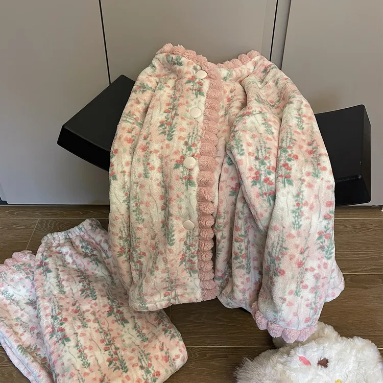 加绒加厚珊瑚绒睡衣女新款冬季田园风长袖开衫保暖甜美家居服套装