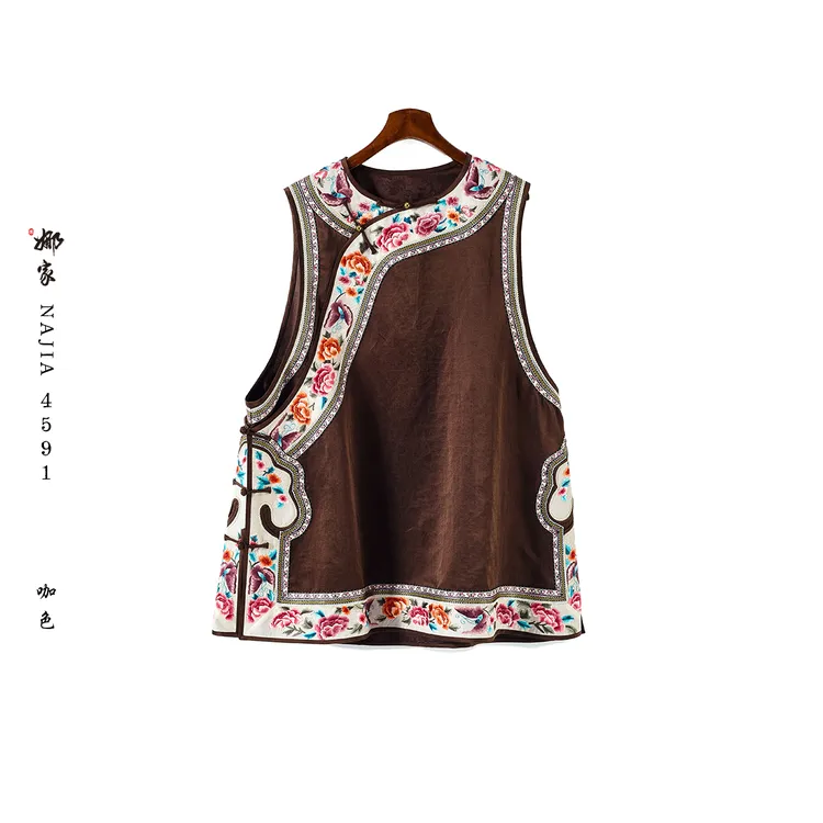 娜家-国风缎龟绣花双层马甲（4591）