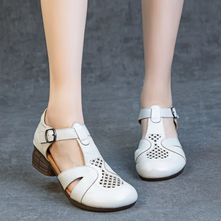 高档女士2025夏季新款凉鞋粗跟软底牛皮镂空潮流百搭搭配中空凉鞋