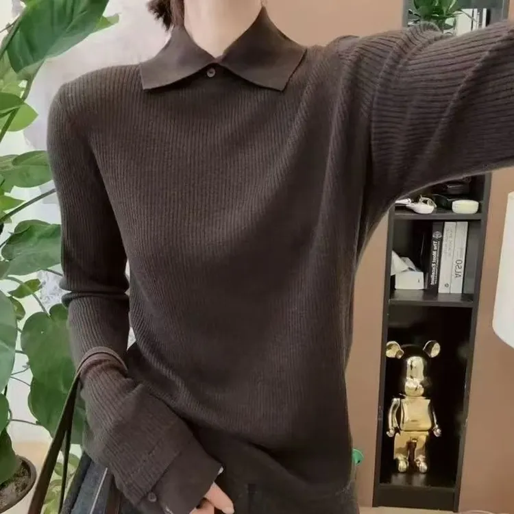翻领纽扣毛针织衫女秋冬软糯修身显瘦减龄内搭打底毛衣