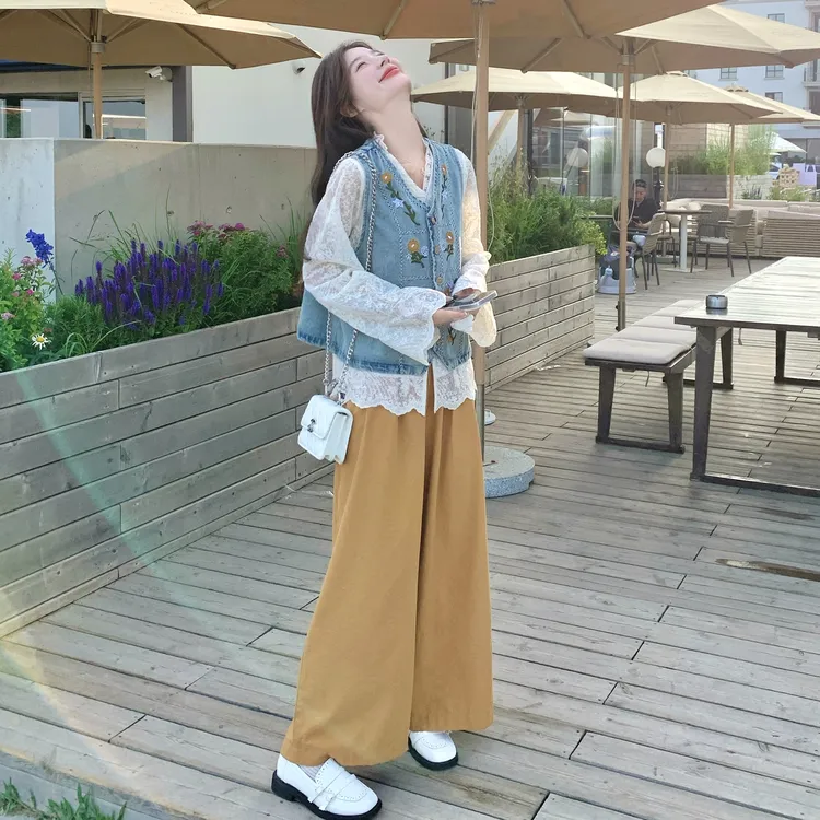 巨好看复古绣花牛仔马甲套装女2025秋季新款蕾丝衬衫阔腿裤三件套
