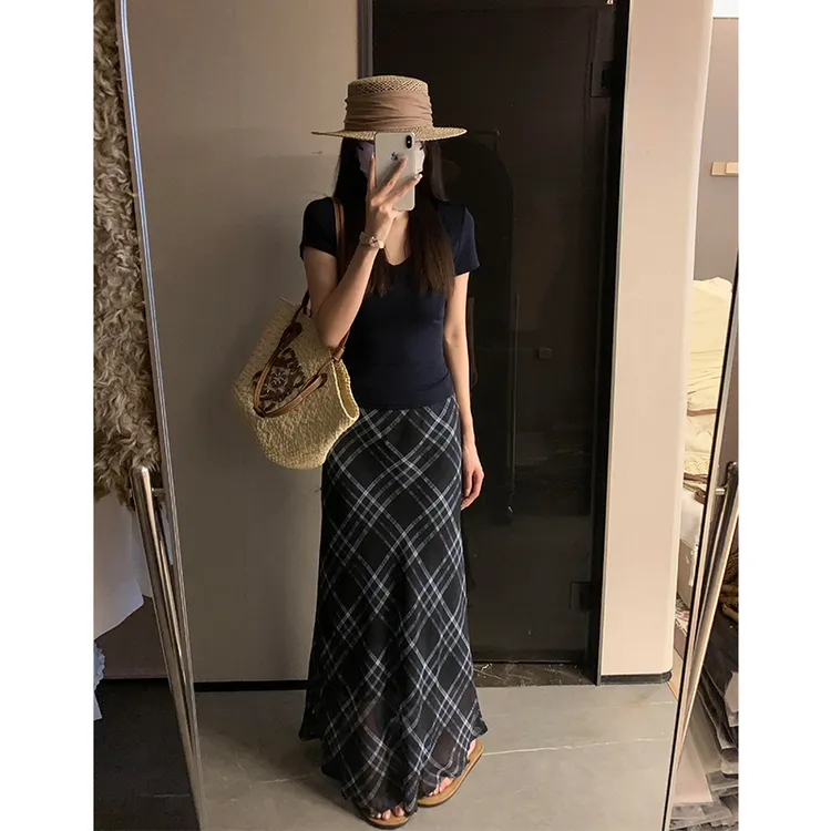 2025夏季新款女法式气质修身百搭V领短袖上衣高腰显瘦格纹半身裙