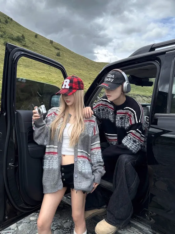 情侣条纹针织圆领ins毛边撞色保暖休闲毛衣秋冬针织衫