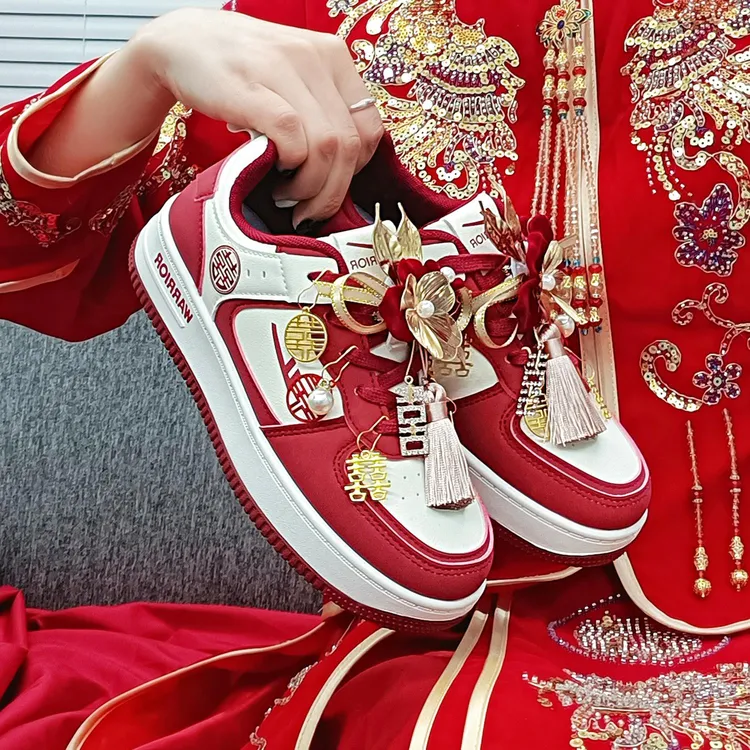 回力婚鞋秀禾鞋女2025冬季新款红色鞋子运动鞋结婚鞋平底板鞋男