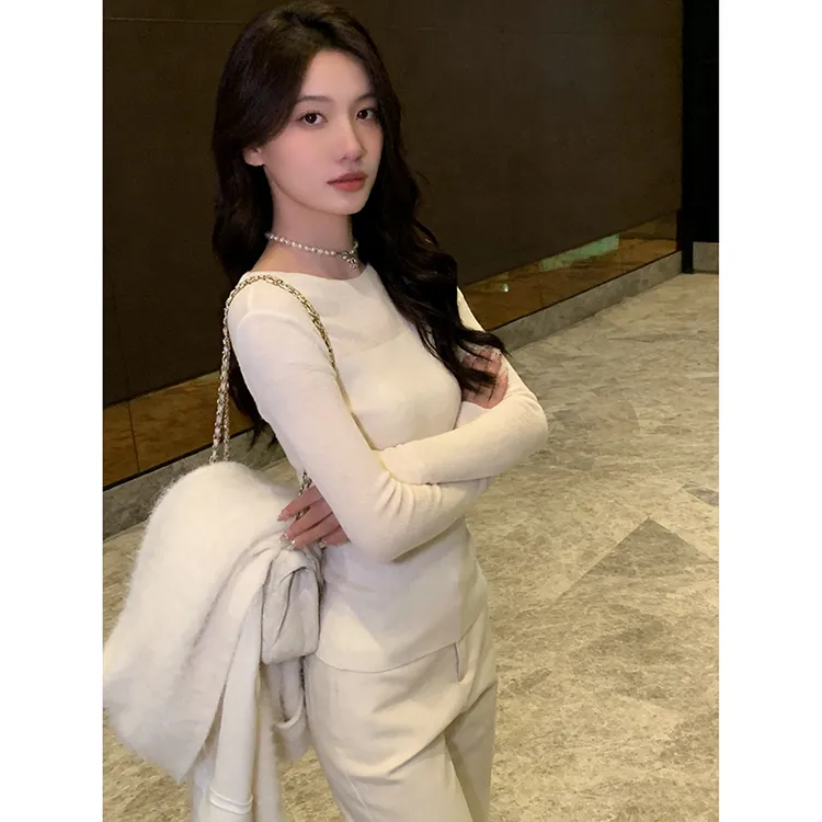 秋冬白色圆领肌理感显瘦针织衫女韩系修身内搭打底衫气质拼接上衣