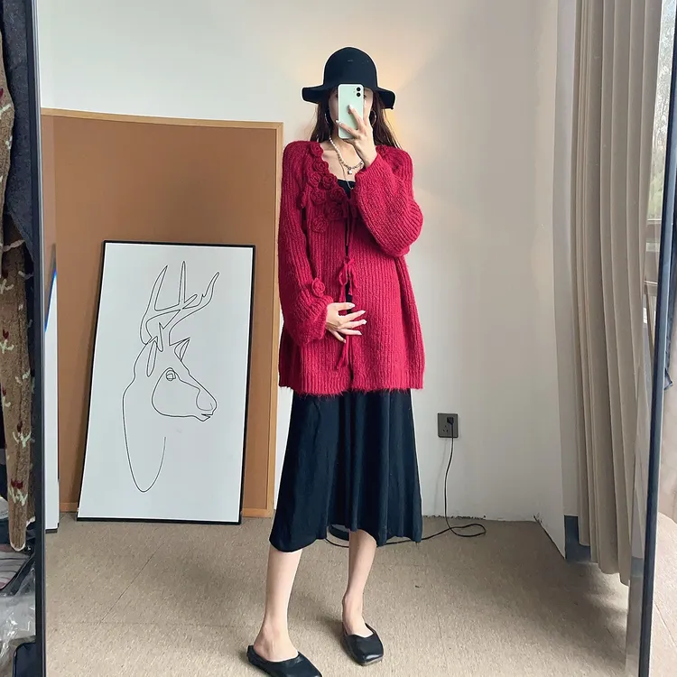 2025秋冬孕期新款V领针织毛衣开衫+黑色吊带连衣裙时尚两件套装女