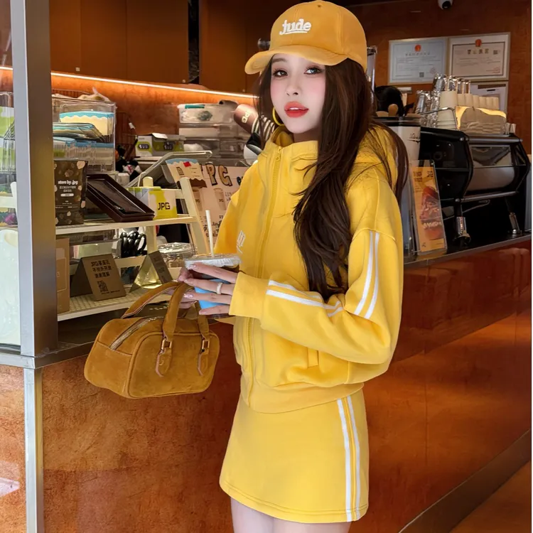 【十一家】原创加绒保暖连帽开衫外套女+显瘦半身裙两件套LJD1031