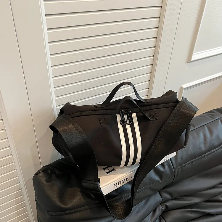 运动瑜伽健身包女大容量轻便休闲旅行包收纳包斜挎包学生邮差背包