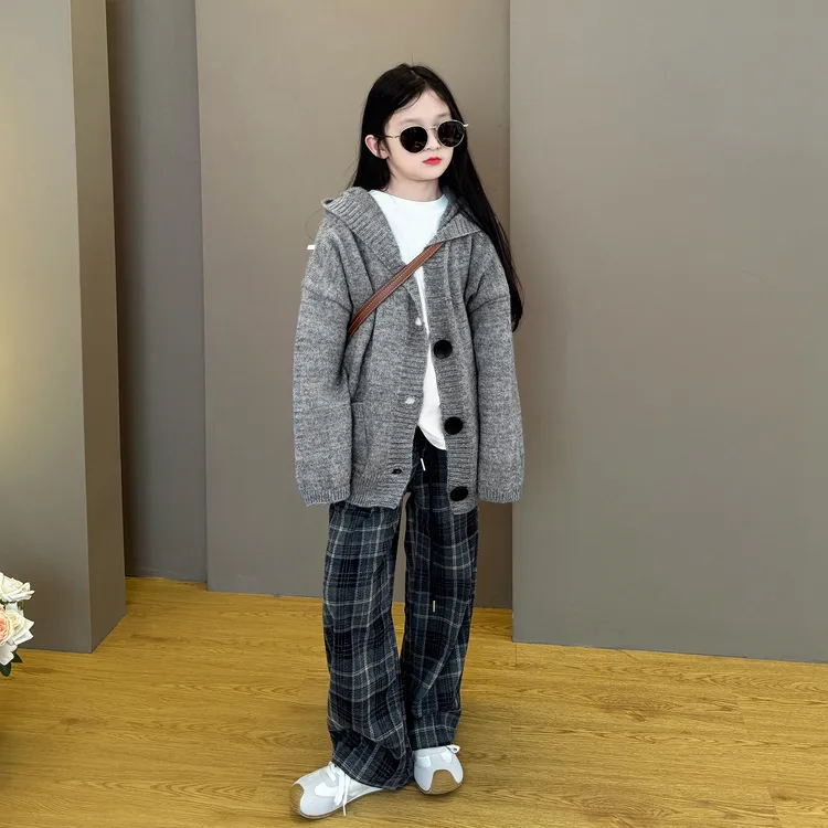 女童针织外套2025新款春秋装短款开衫毛衣格子加厚直筒裤套装新品