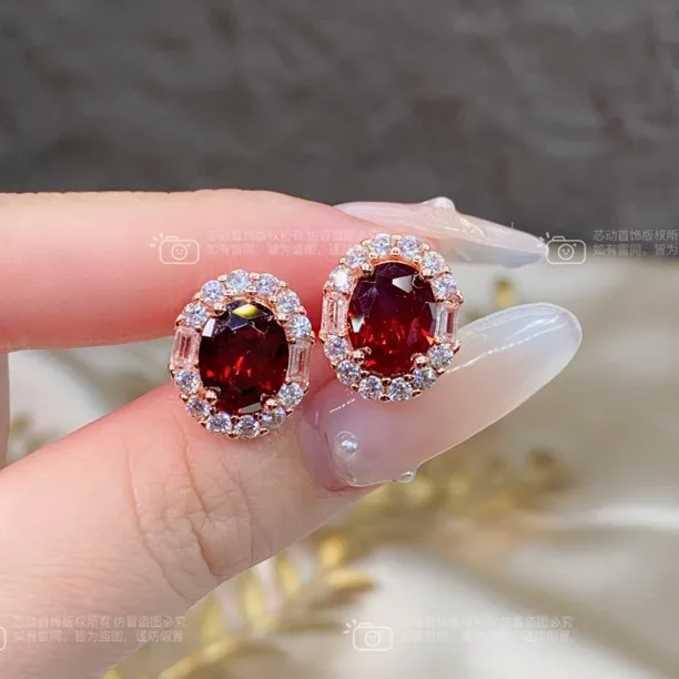 925银针耳饰 【幸运花】8x10mm石榴红人工宝镶嵌显脸小轻奢k4361