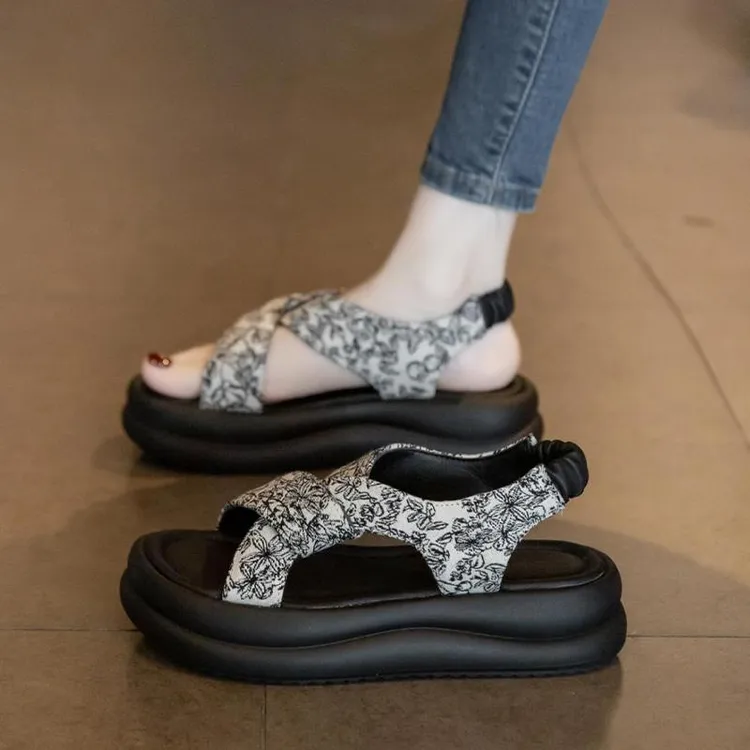 罗马配裙子凉鞋女款夏季2025新款仙女风女士超火踩屎感厚底沙滩鞋