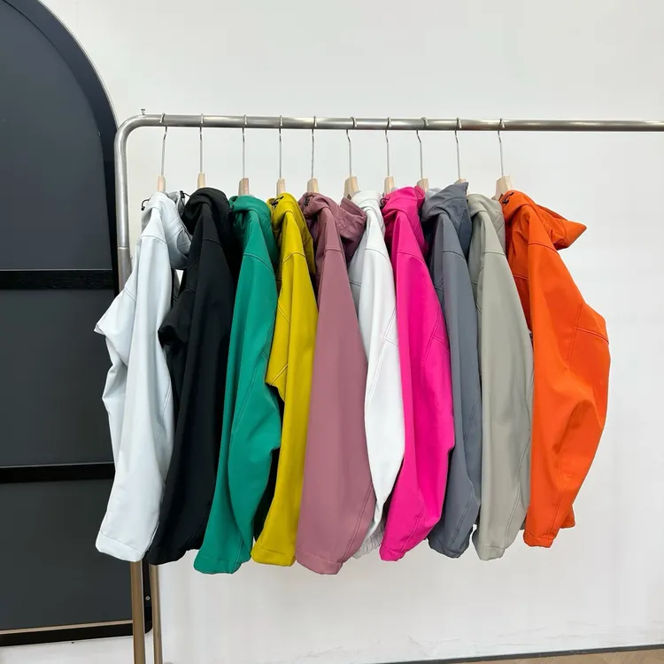 S-9990「软壳还得是鸟！立体剪裁防泼水透气不压身」秋款冲锋衣外套