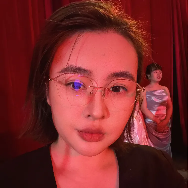 【露西同款】贝壳粉满天星细闪蝶形镜片温柔知性无框眼镜