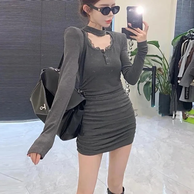 辣妹挂脖蕾丝领连衣裙女韩系纯欲性感设计气质修身显瘦皱褶包臀裙