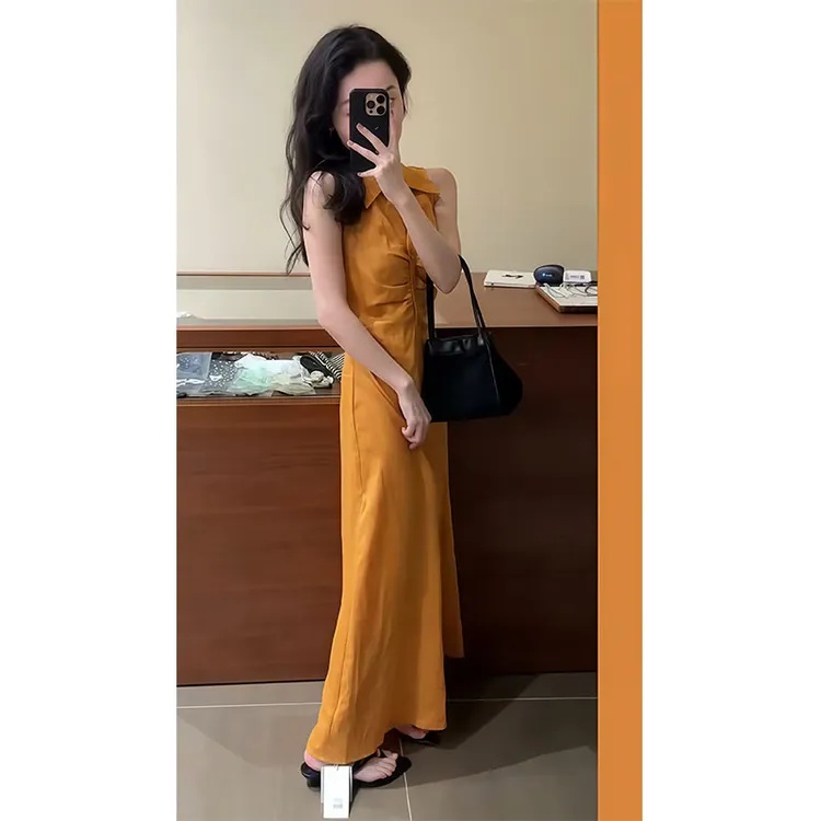 2025夏季时尚小众设计感修身显瘦网红气质时尚收腰A字V领连衣裙女