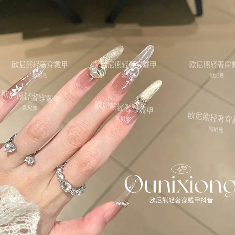 纯手工温柔显白细闪格纹线条堆钻千金氛围感猫眼穿戴甲磨砂