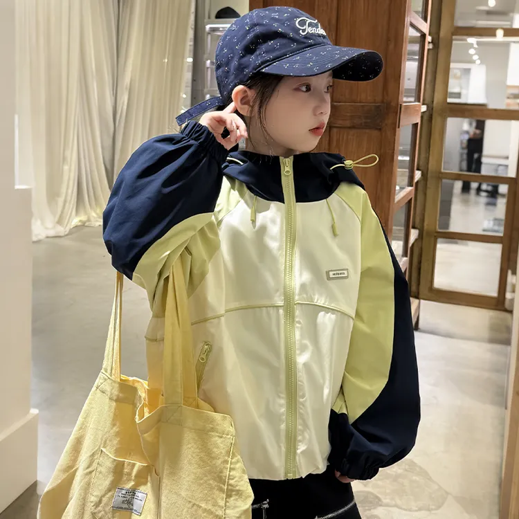 女童早秋轻薄外套又酷又飒的儿童拼色冲锋衣独特超好看2025新款秋