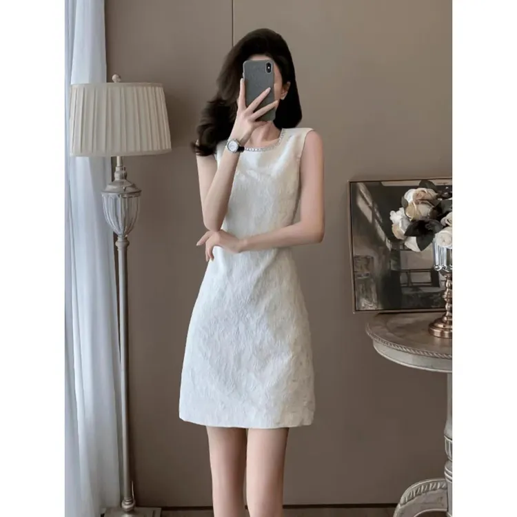 气质名媛高端连衣裙女夏季2025新款小个子收腰白色无袖背心裙