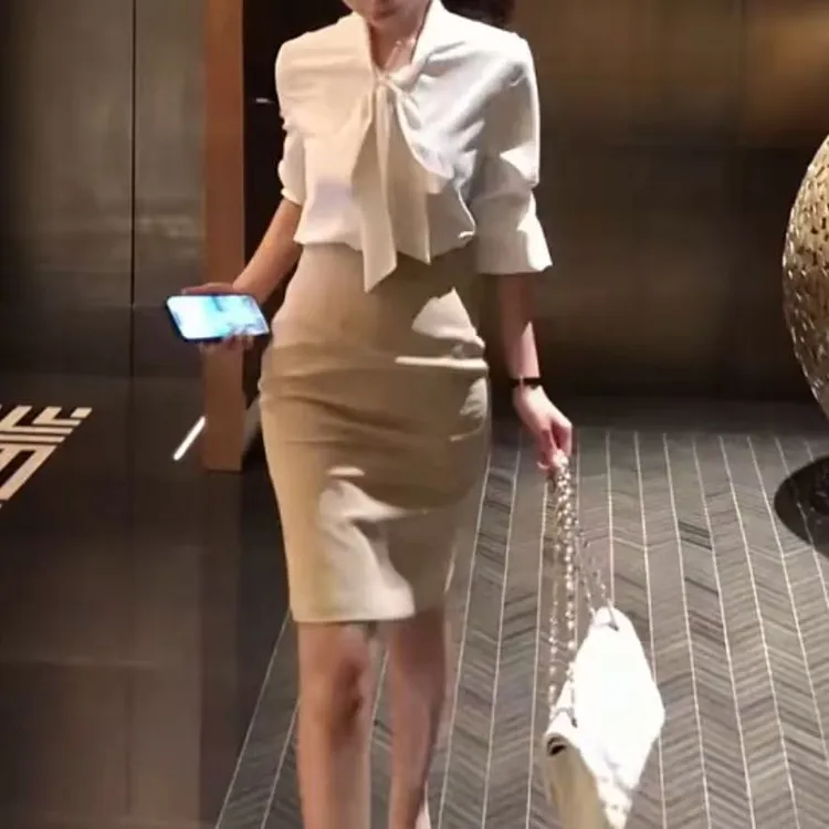 2025春季新款时尚显瘦气质女士网红洋气两件套百搭款D7583