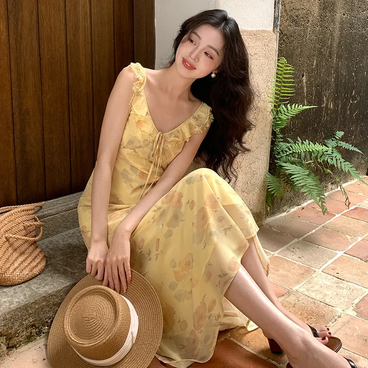 今年夏季新款韩版高腰度假吊带连衣裙领印花纯欲裙子