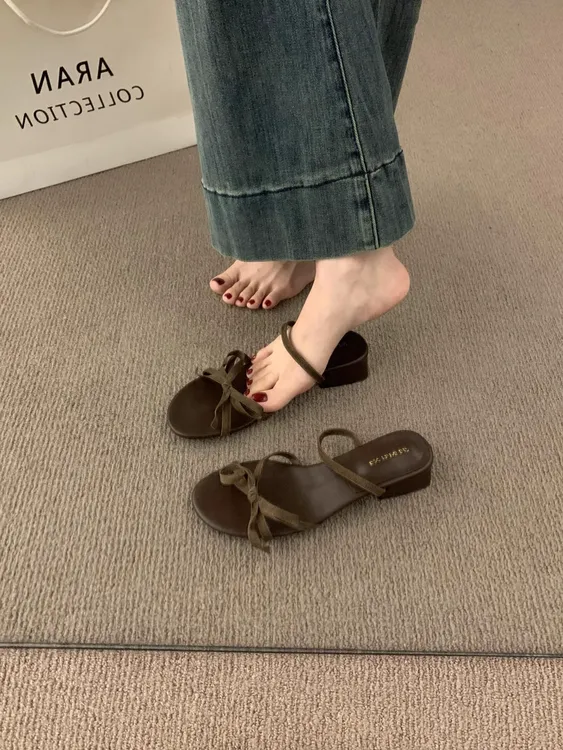 复古温柔晚风蝴蝶结一字带凉拖鞋女夏外穿2025新款粗跟两穿法凉鞋