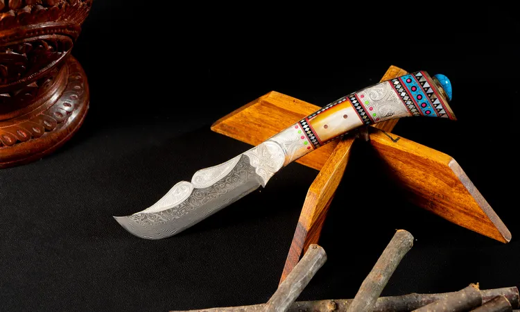 英吉沙锋利纯手工户外剔骨削皮小刀家用刀具花纹收藏刀