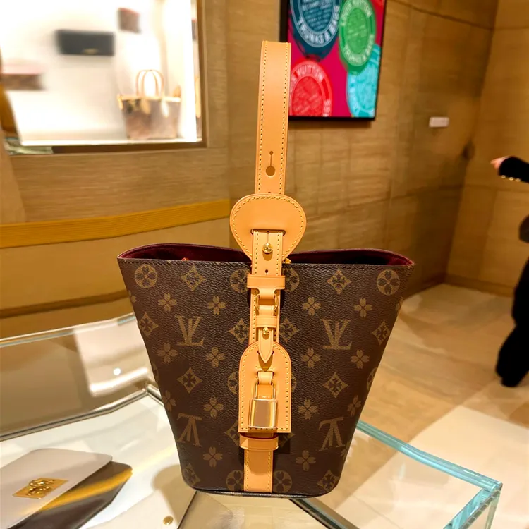 香港正品2025新款百搭奢侈品老花新款蝴蝶结水桶包真皮单肩斜挎包