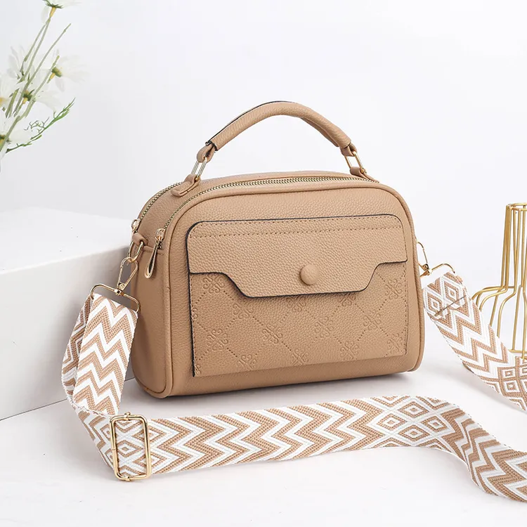 新款女士斜挎包跨境代发小挎包小众妈妈包外出手拎手提包洋气现货