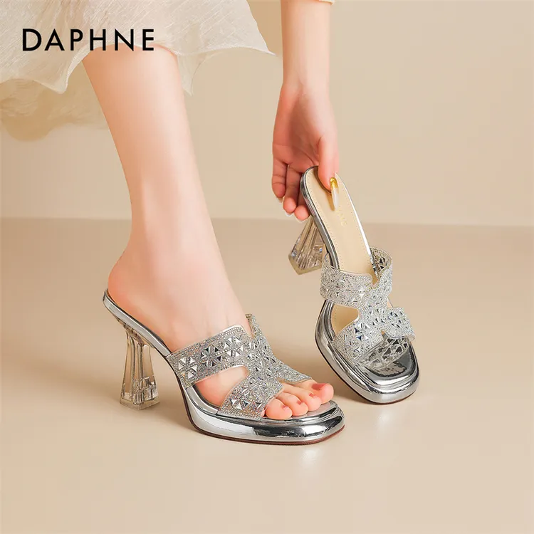 Daphne/达芙妮时尚拖鞋女鞋2025爆款外穿细跟高跟鞋气质一字拖鞋