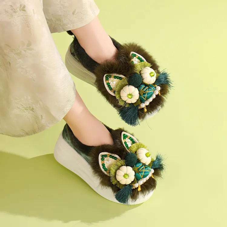 国风虎头鞋大人冬季加绒平底新中式绣花棉鞋民族风手工老北京布鞋