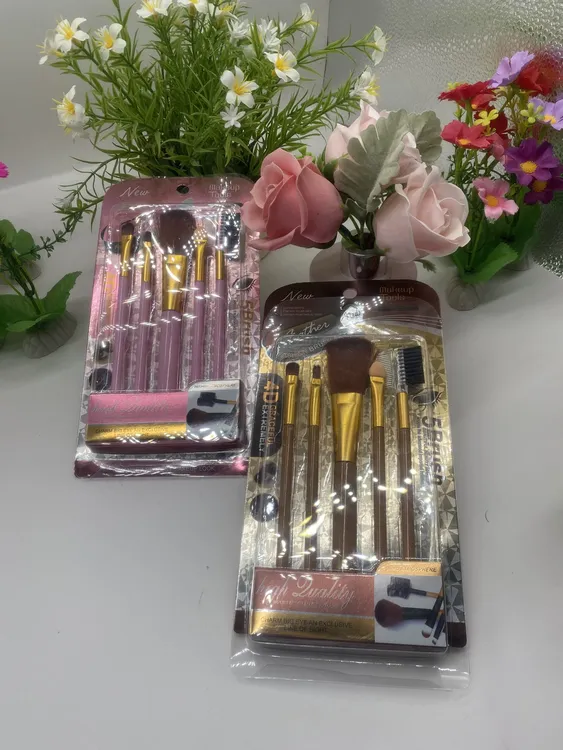 【新疆包邮喀什发货】 刷子化妆刷眼影刷粉底刷遮瑕پەرداز چوتكىسى