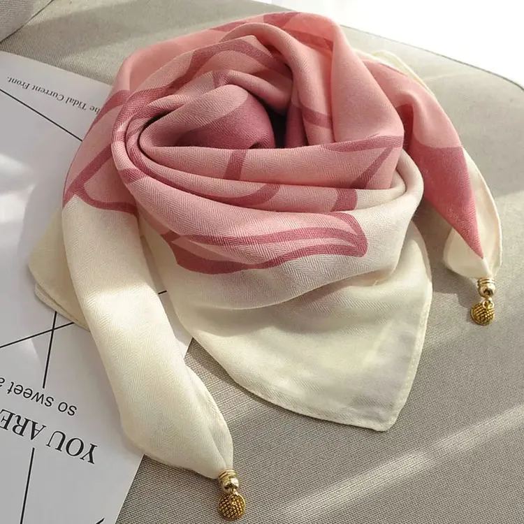 时尚围巾围脖2026新款高级百搭棉麻护颈方巾磁吸扣丝巾三角小方巾