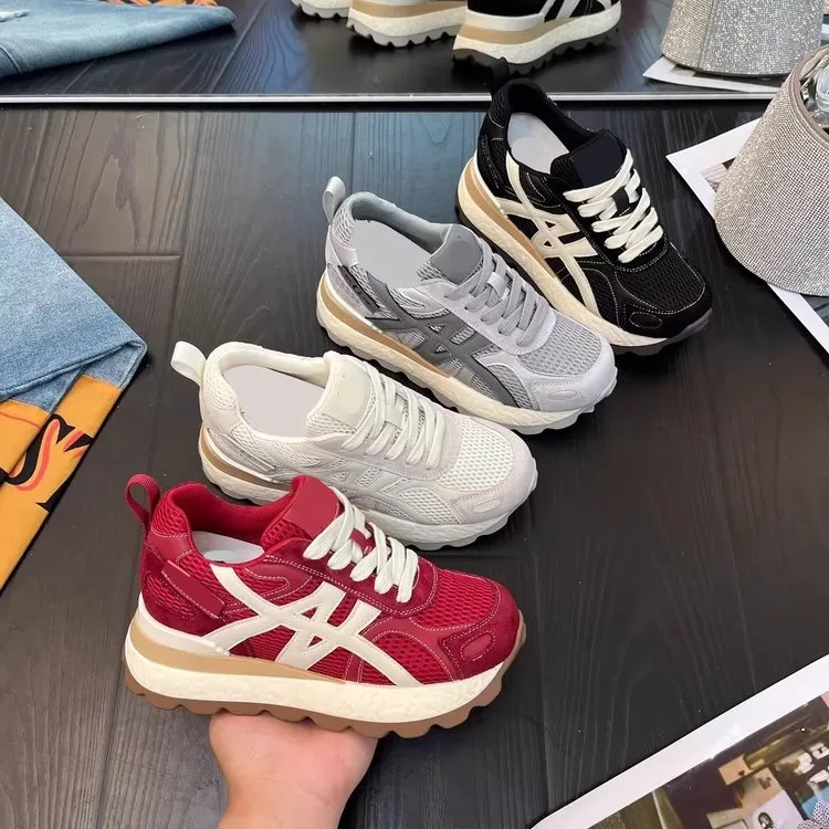 【现货】增高8CM2025夏季新款爆款软底休闲百搭小白鞋透气女