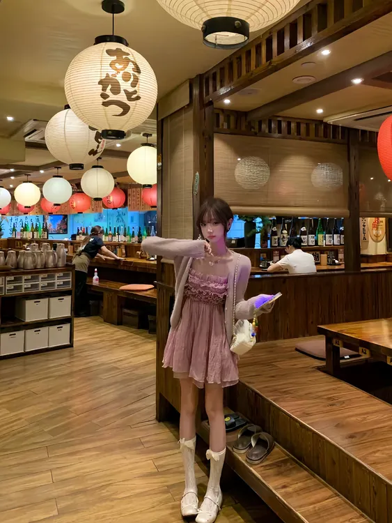 紫雾迷踪 秋季新款复古千金风重工吊带连衣裙设计出游+马海毛外套