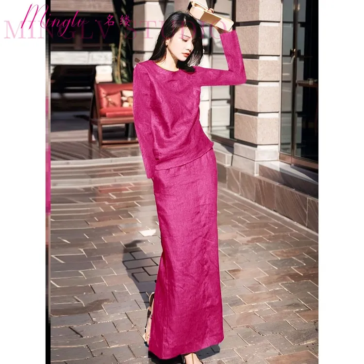 2025年秋季多巴胺穿搭大方得体的裙子玫红色上衣半裙两件式休闲