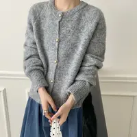 珍珠扣秋季圆领针织厚款毛针织衫秋冬女装毛衣上衣